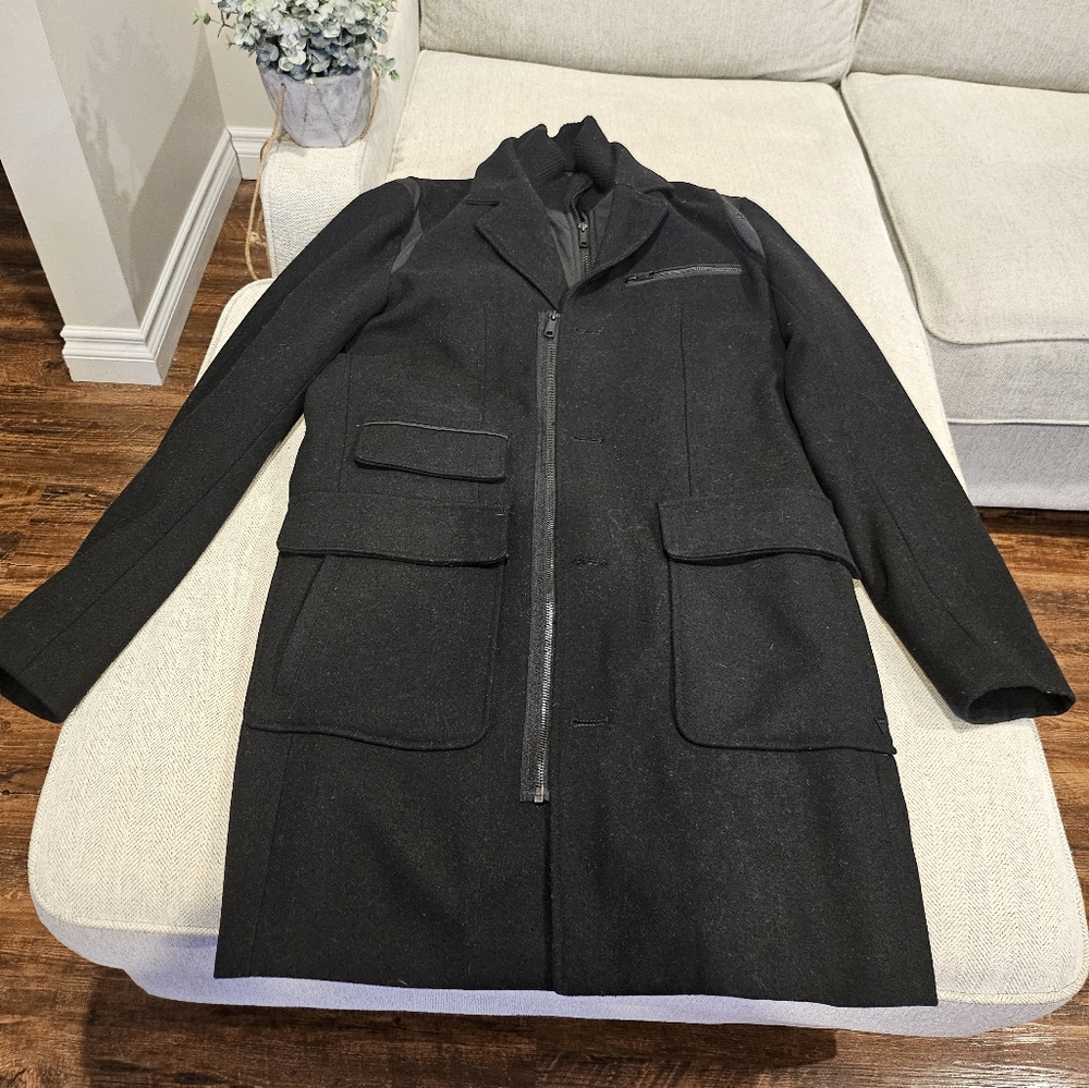 Authentic Guess men's jacket size Medium